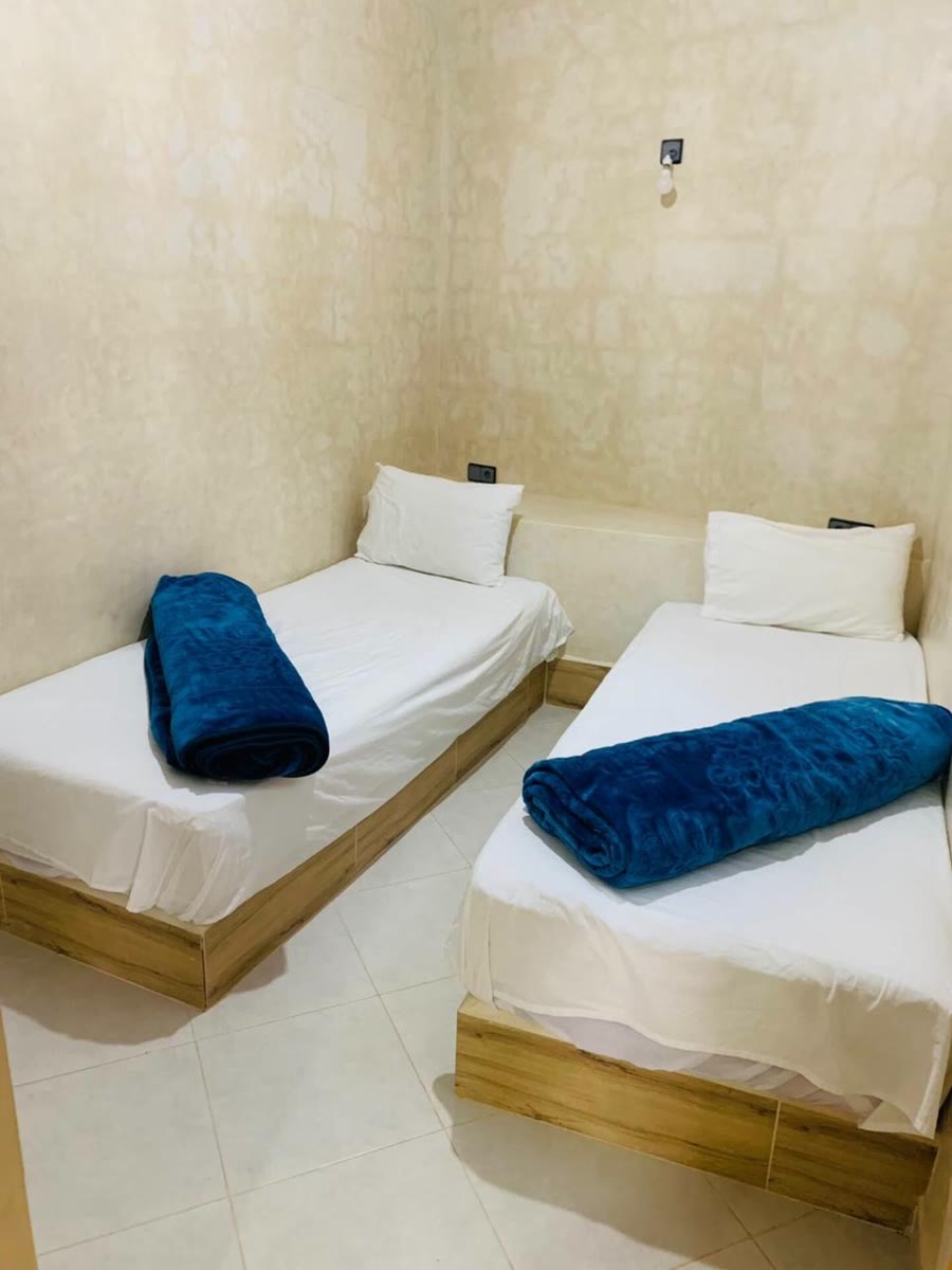 Apartment 5 Amouage Mirleft – bathroom with shower