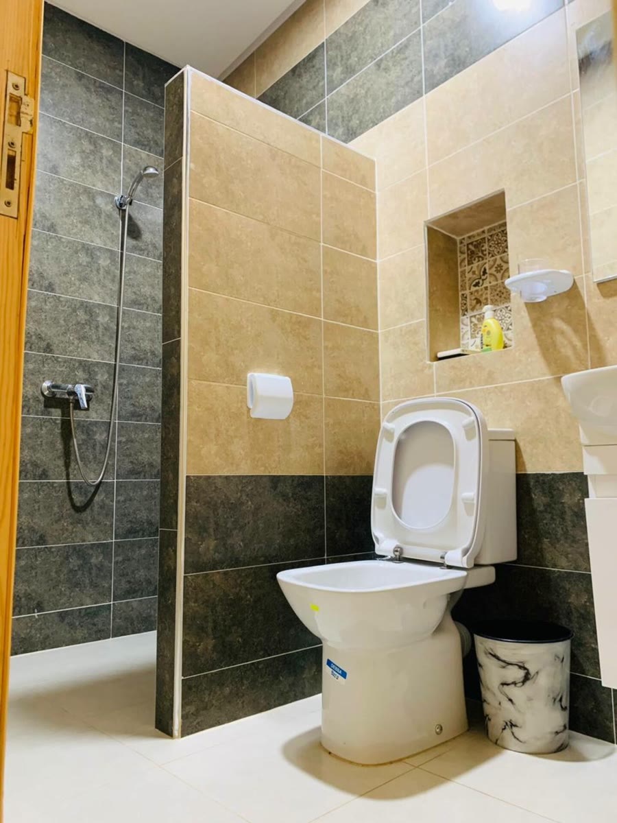 Apartment 5 Amouage Mirleft – second bathroom